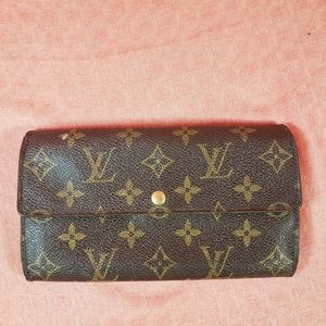 Authentic Louis Vuitton Monogram Sarah long Wallet